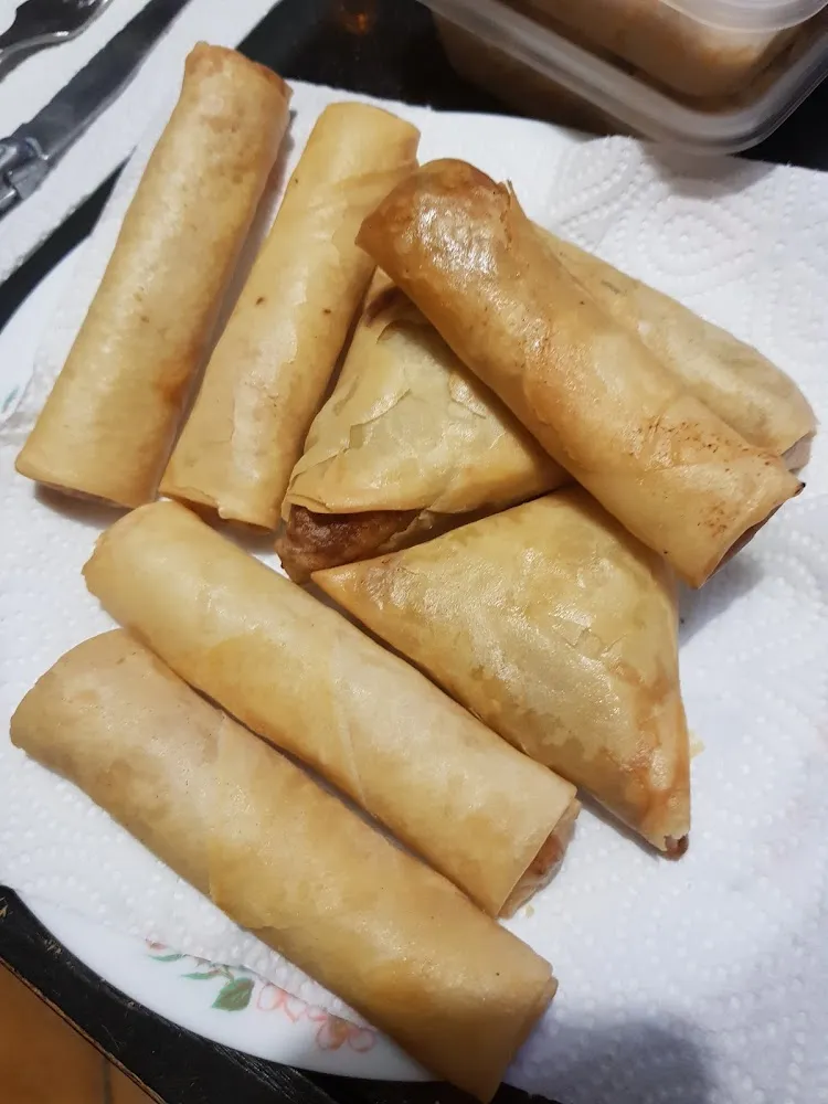 Assortiment de Samoussas Et Nems